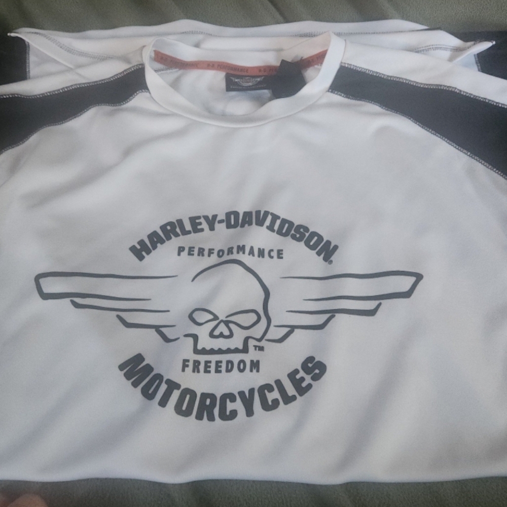 Harley Davidson moisture wicking sleeveless shirt